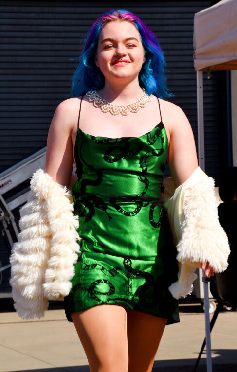 040122-smt-news-ahc-fashion-show-014.jpg